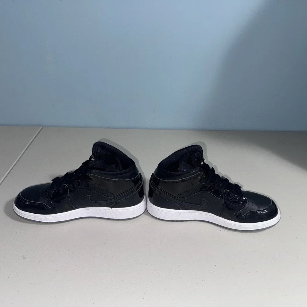 Air Jordan 1 Size 5.5Y Mid SE 'Space Jam'  Sneakers Glossy Patent Leather Casual